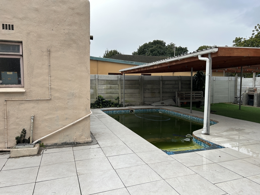 4 Bedroom Property for Sale in Kingston Western Cape